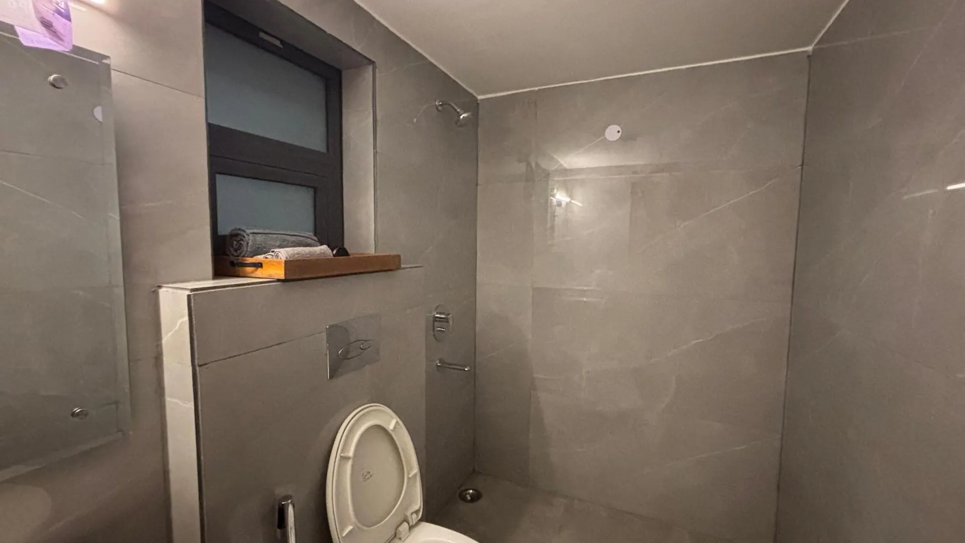 Housr 1Rk & 1Bhk Apartment Sector 28 Near Galleria Market غورغاون 4*,  الهند