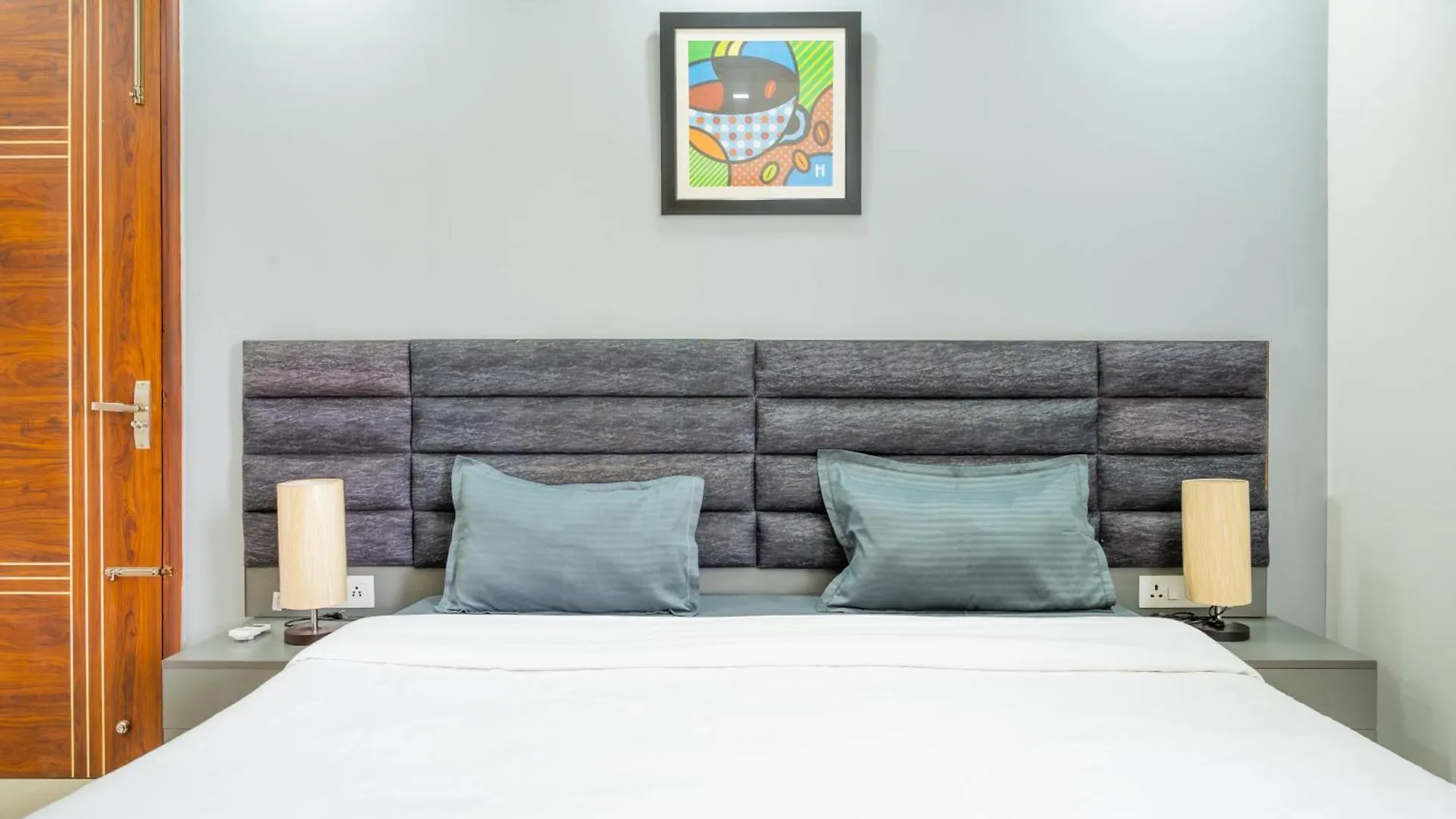 Housr 1Rk & 1Bhk Apartment Sector 28 Near Galleria Market غورغاون 4*,