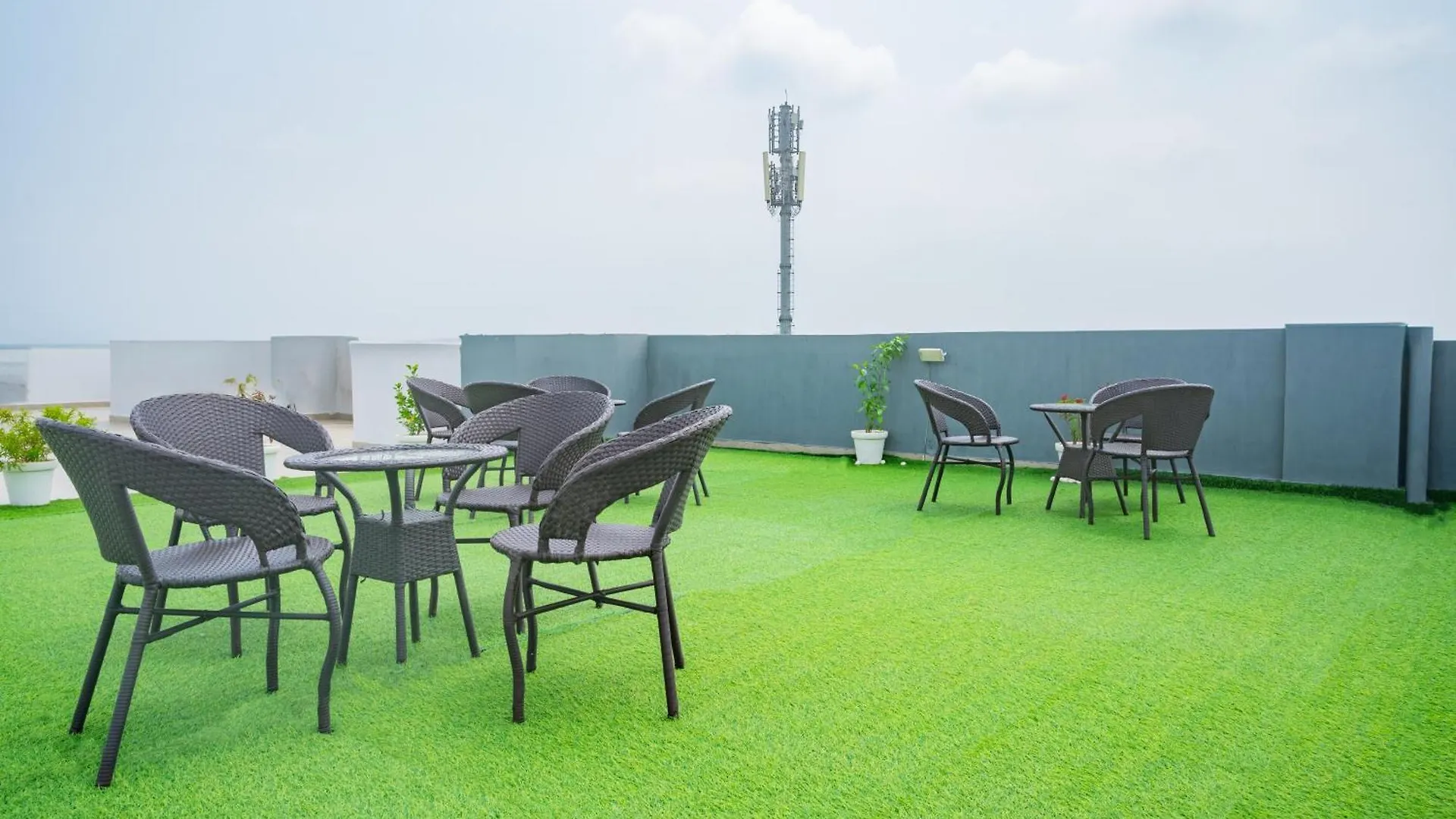 Housr 1Rk & 1Bhk Apartment Sector 28 Near Galleria Market غورغاون