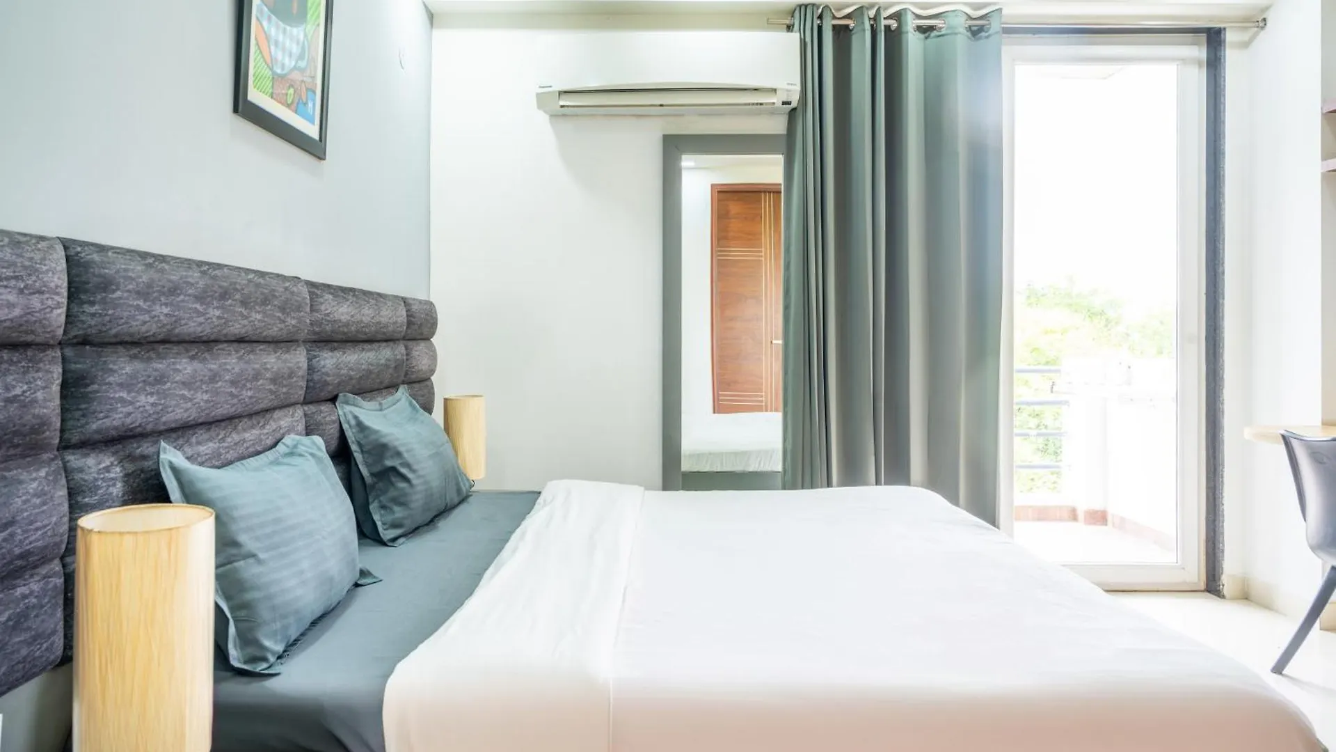 Housr 1Rk & 1Bhk Apartment Sector 28 Near Galleria Market غورغاون