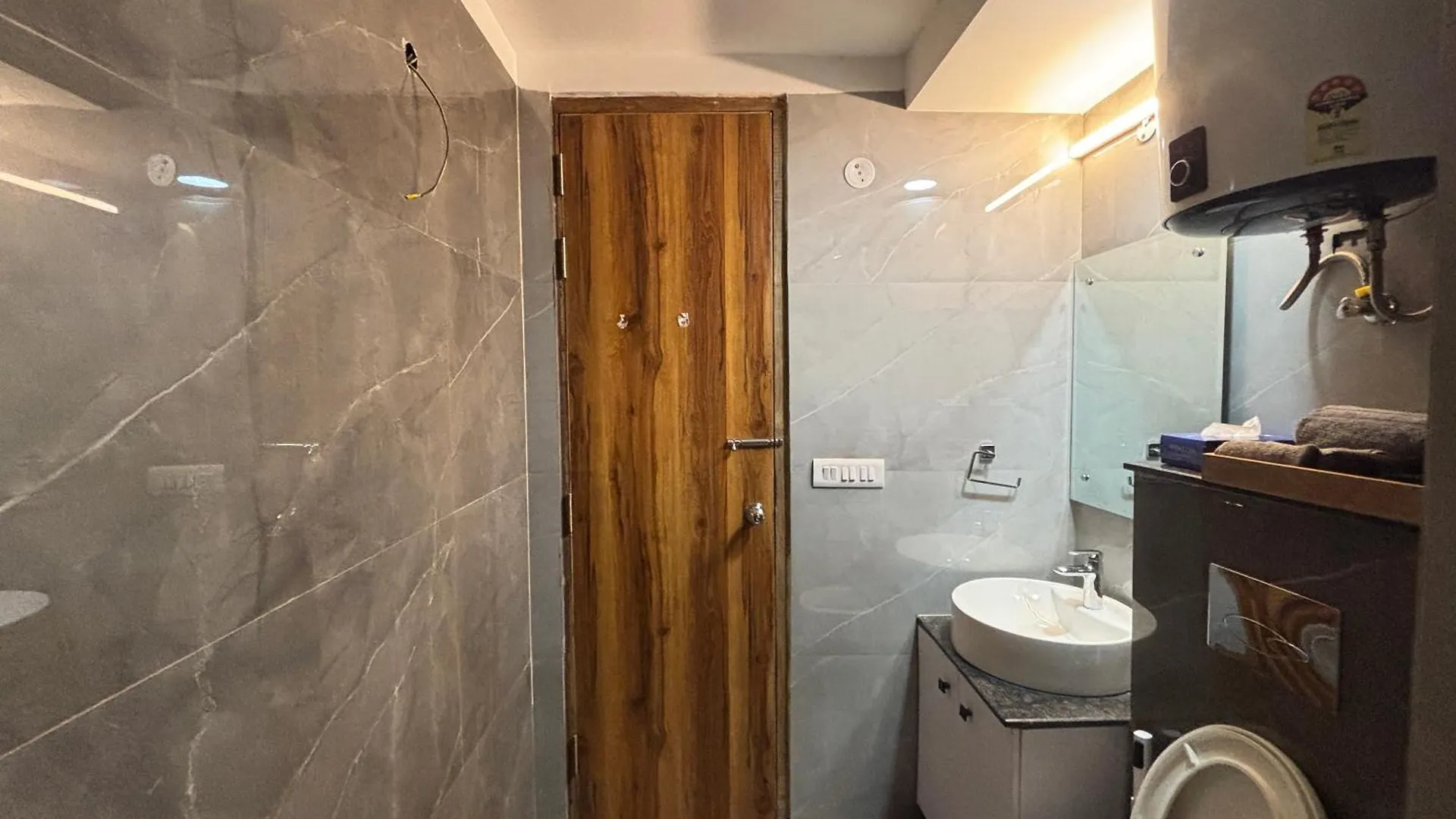 فندق Housr 1Rk & 1Bhk Apartment Sector 28 Near Galleria Market غورغاون